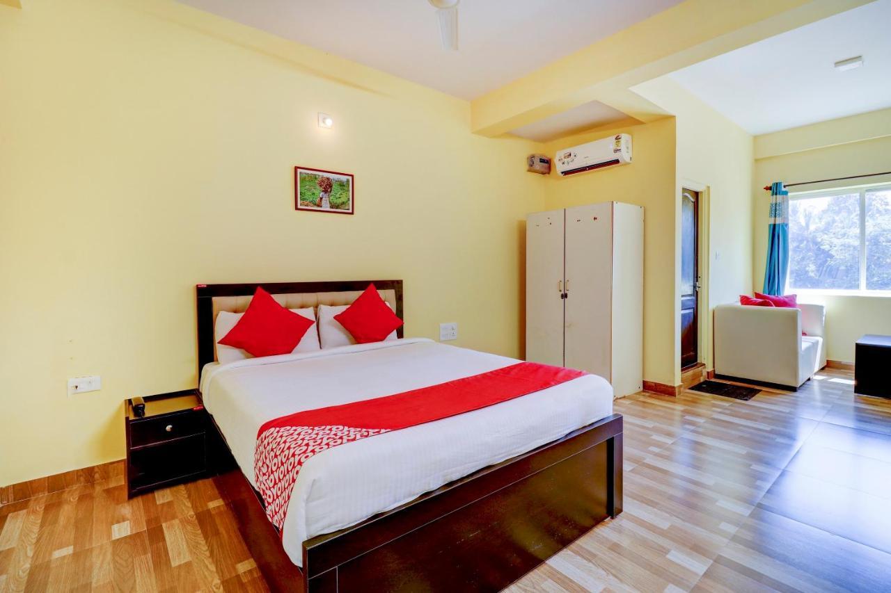 Gaurika Residency Boarding&Lodging Hotel Padubidri Bagian luar foto