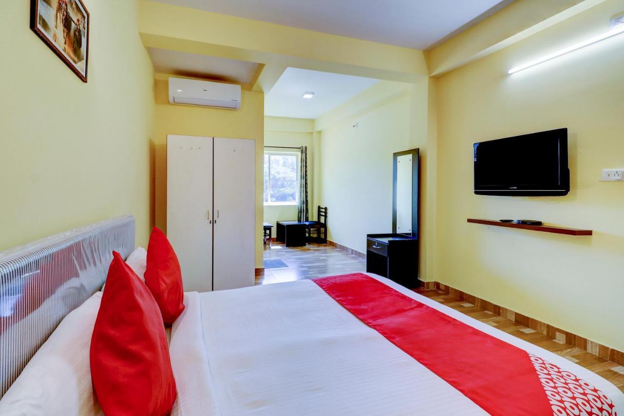 Gaurika Residency Boarding&Lodging Hotel Padubidri Bagian luar foto