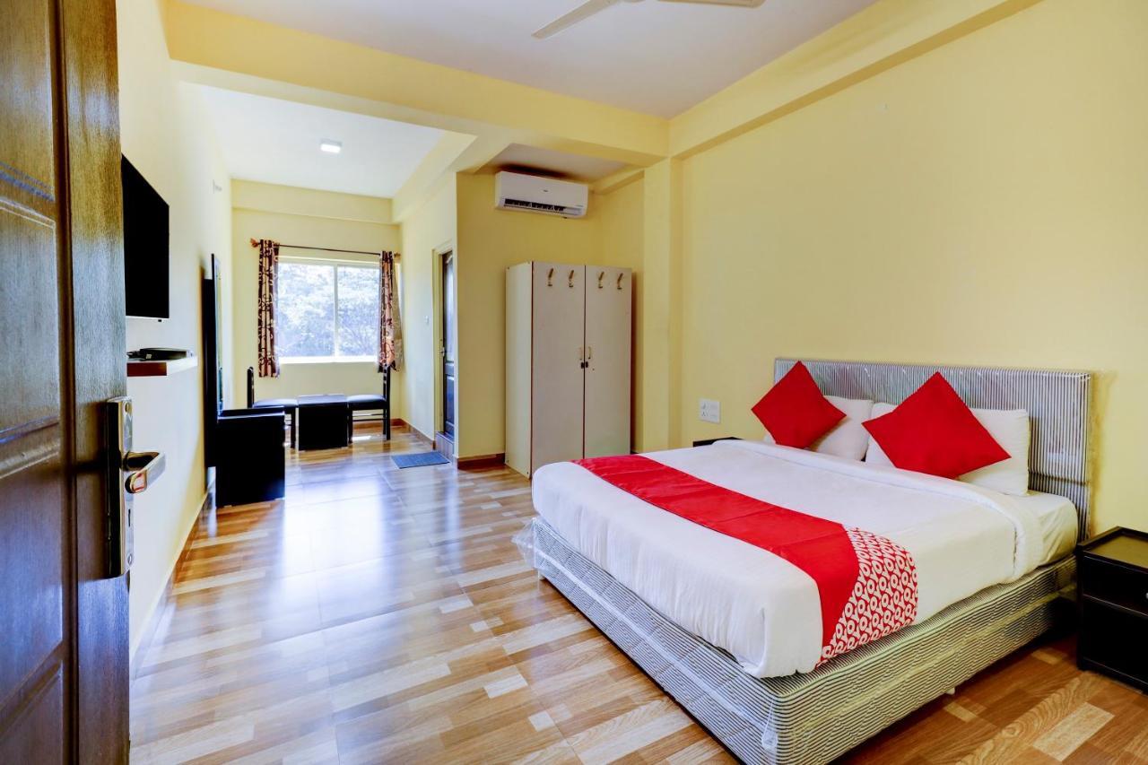 Gaurika Residency Boarding&Lodging Hotel Padubidri Bagian luar foto