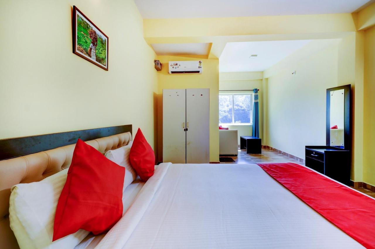 Gaurika Residency Boarding&Lodging Hotel Padubidri Bagian luar foto