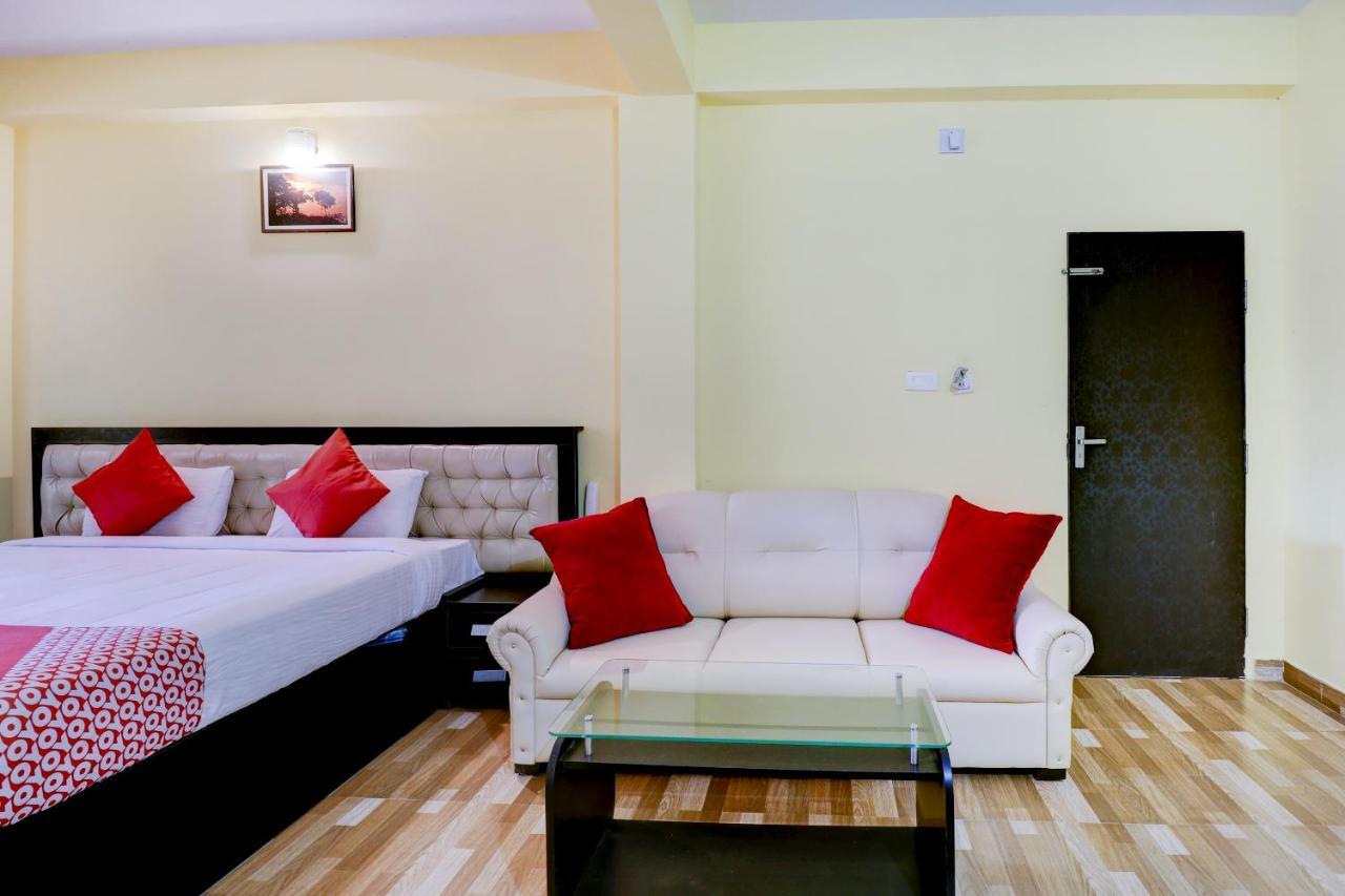 Gaurika Residency Boarding&Lodging Hotel Padubidri Bagian luar foto